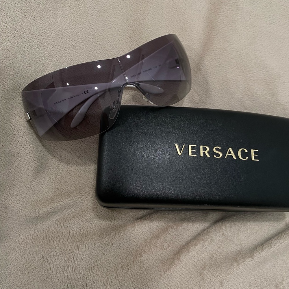 Retro V Sunglasses